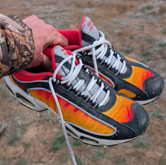 Nike Air Max Tailwind 4 Sunset 2019 size 8.5 Dynamic Vibrant - Picture 3 of 10